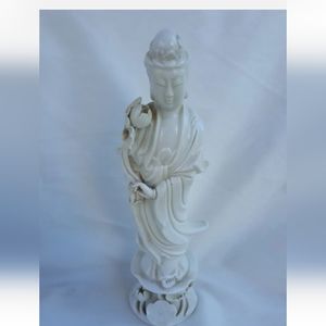 Antique Chinese Kwan Yin White Porcelain Figurine Blanc de Chine Hong Kong 8"